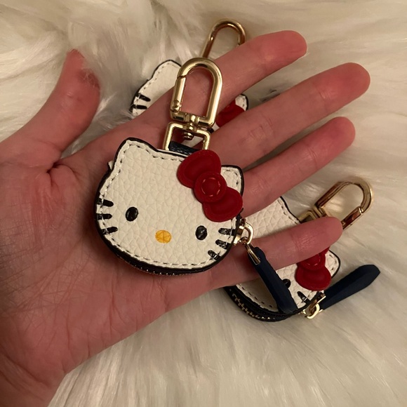 Set Of 3 Hello Kitty Keychain Zipper Pouch - Picture 5 of 6